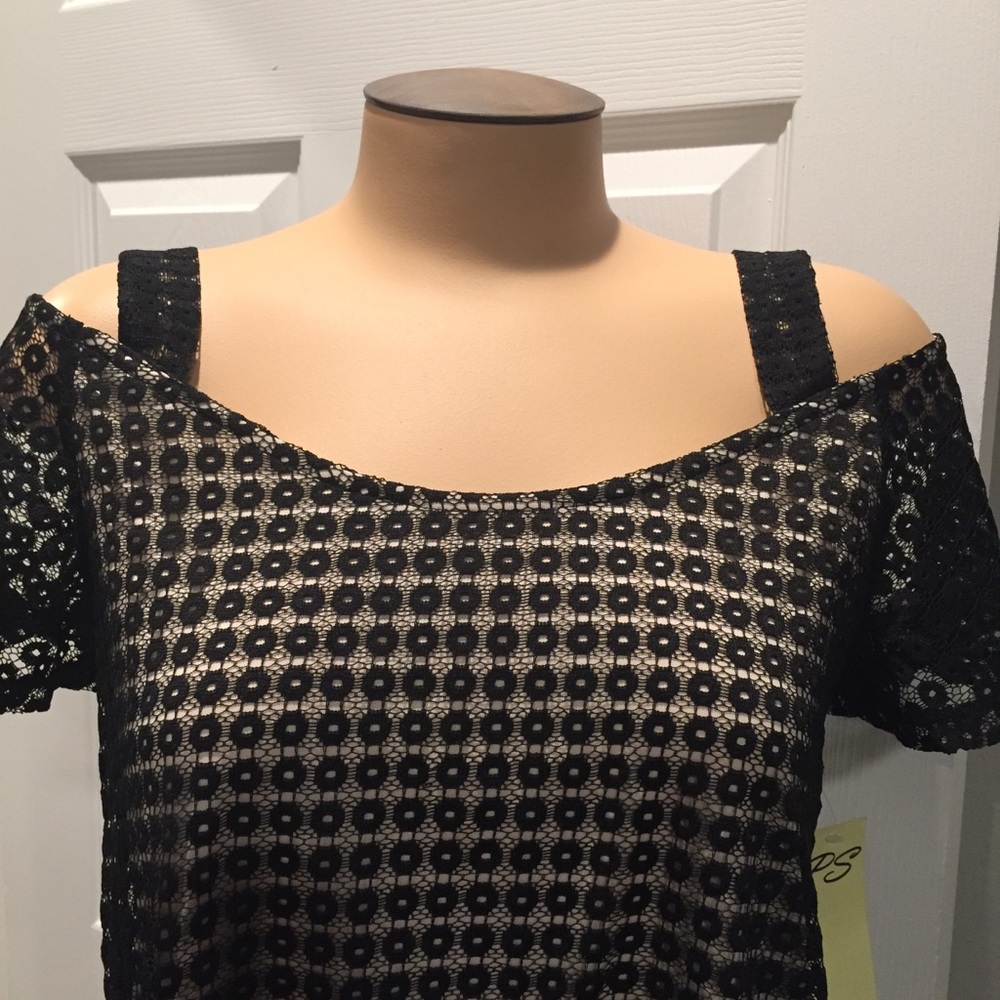 Blouse. - Picture 2 of 5